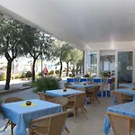 Marinella Resort 3*