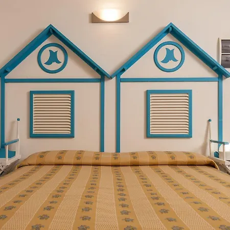 Marinella Resort 3*