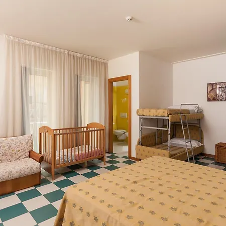Marinella Resort 3*